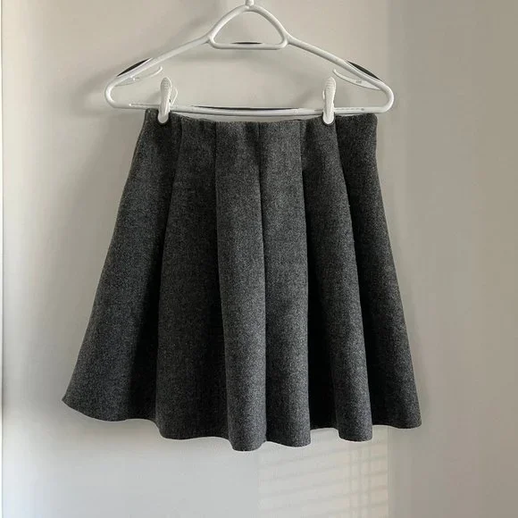 SOLD Oak + Fort Pleated Skirt in Grey - Picture 2 of 11